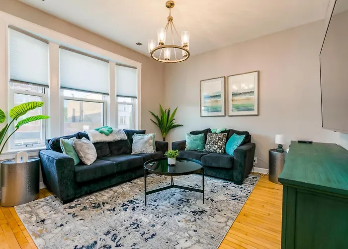 Logan Sq 4br - Free Parking - Near Nightlife & Dt Apartamento