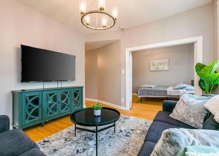 Logan Sq 4br - Free Parking - Near Nightlife & Dt Apartamento Chicago