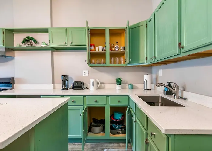 Logan Sq 4br - Free Parking - Near Nightlife & Dt Chicago