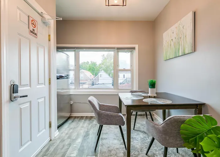 Logan Sq 4br - Free Parking - Near Nightlife & Dt Chicago